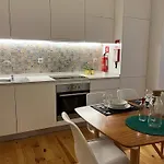 Apartamento Quiet, Bright Near Bolhão Porto