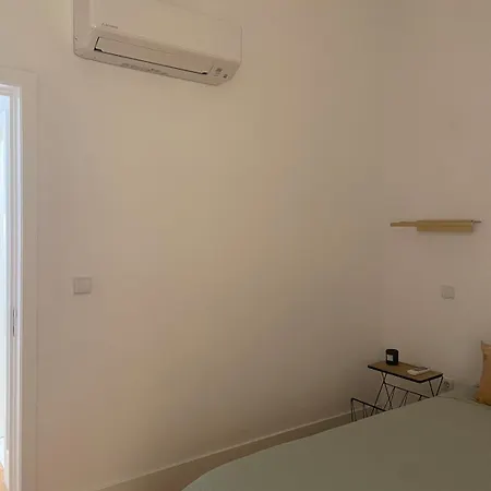 Quiet, Bright Near Bolhao *