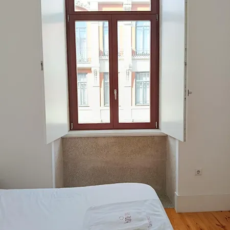 Quiet, Bright Near Bolhao