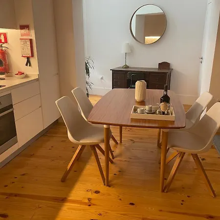 Quiet, Bright Near Bolhao Apartment Porto