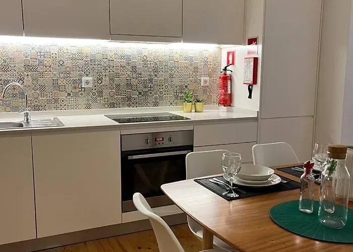 Apartment Quiet, Bright Near Bolhao Porto