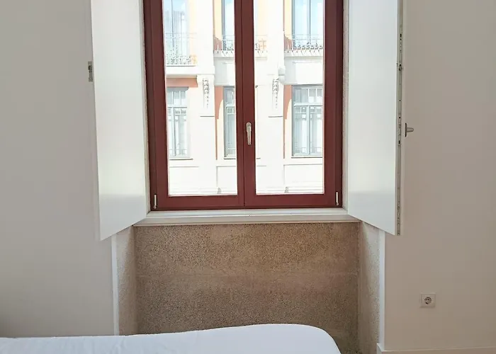 Quiet, Bright Near Bolhao