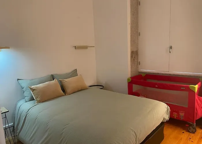 Quiet, Bright Near Bolhao Porto